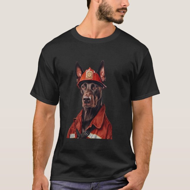 Dobermann Pinscher brandman T Shirt (Framsida)