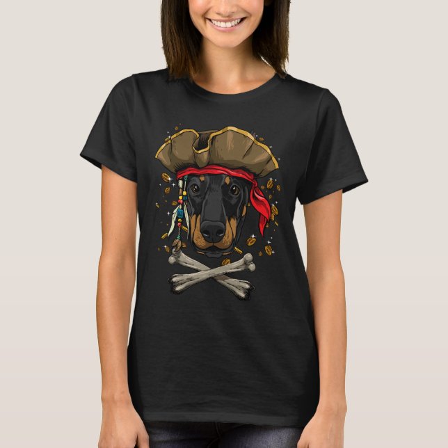 Dobermann Pirat Hund Halloween Jolly Roger T Shirt (Framsida)