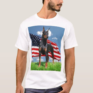 DobermanPinscher med flaggat-skjortan T-shirt
