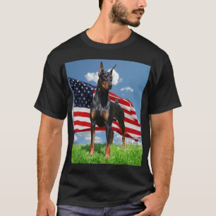 DobermanPinscher med flaggat-skjortan Tee