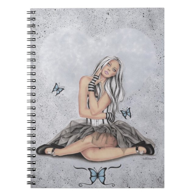 Docka på hjärtafjärilsanteckningsboken anteckningsbok med spiral (Framsidan)