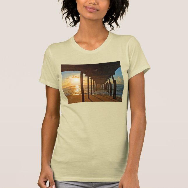 Docka vid soluppgång  t shirt (Framsida)