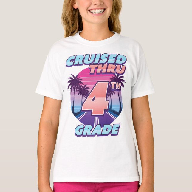 Dockad Thru 4:e Klass Studenten Girl T Shirt (Framsida)