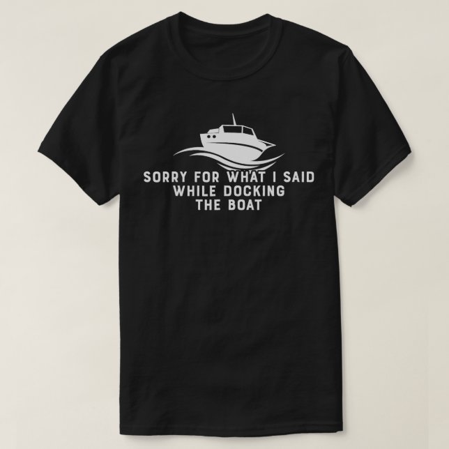 Dockning av båten med ett överlämnande av det över t shirt (Design framsida)