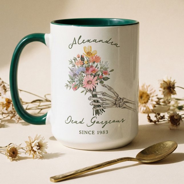 Död Förförisk Namn År Gotisk Skelett Vildblomma Mugg (Dead Gorgeous Name Year Gothic Skeleton Wildflower Mug)