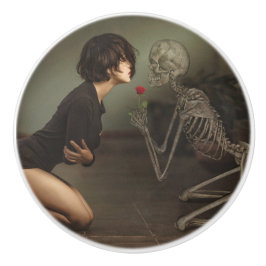 Döden och Young Woman Knopp