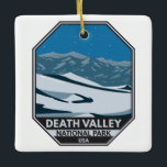 Dödsdalen nationalpark Night Himlar Vintage  Julgransprydnad Keramik<br><div class="desc">Design för vektorgrafik i Dödsdalen. Parken är känd för Titus Canyon,  med en spökstad och färglöst sten,  och Badwater Basin,  Nordamerikas lägsta salthalt.</div>