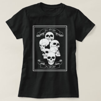 Dödskallar och banderoller med anpassningsbar text t shirt