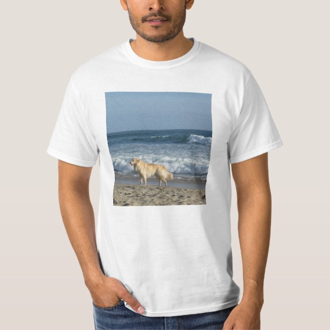 Dog At The Beach  T Shirt (Framsida)