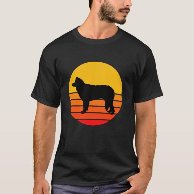 Dog Breed Welsh Sheepdog Dog Silhouette Retro Vint T Shirt (Framsida)