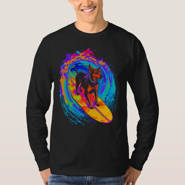 Dog Doberman Pinscher Surfing T Shirt (Framsida)