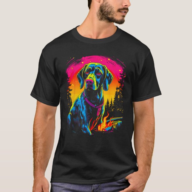 Dog German Shorthaired Pointer Camping T Shirt (Framsida)