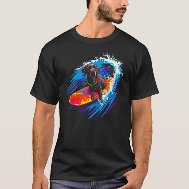 Dog German Shorthaired Pointer Surfing T Shirt (Framsida)