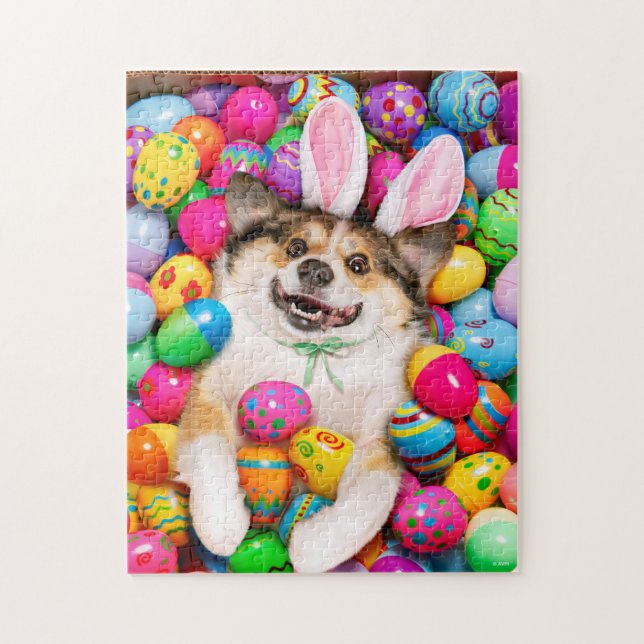 Dog Laying on Easter Eggs Pussel (Vertikal)