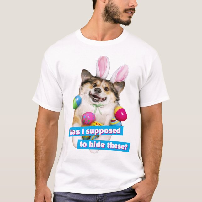 Dog Laying on Easter Eggs T Shirt (Framsida)