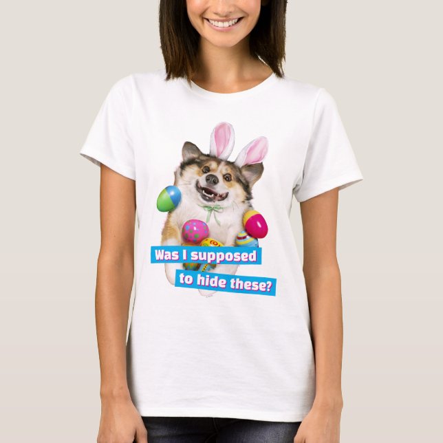 Dog Laying on Easter Eggs T Shirt (Framsida)