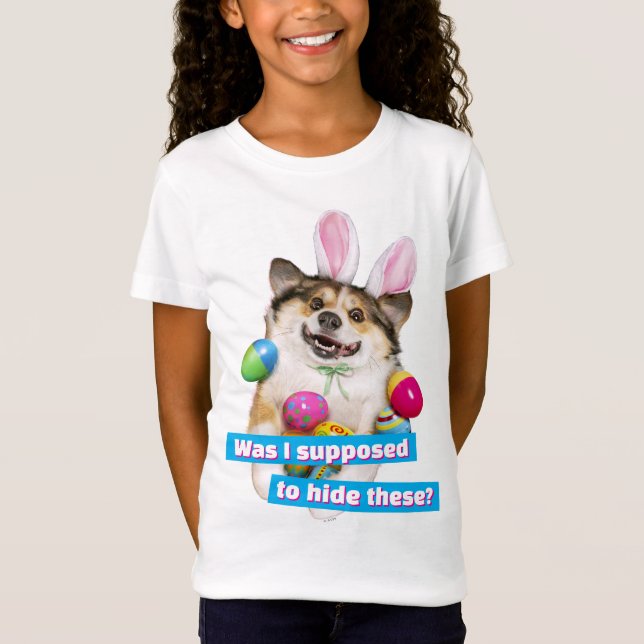 Dog Laying on Easter Eggs T Shirt (Framsida)