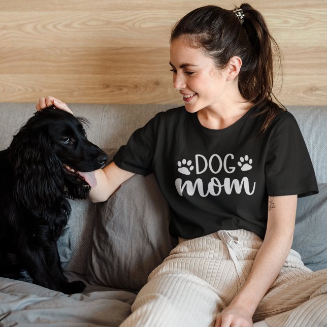 Dog Mom Gift for Dog Lover  T Shirt (Skapare uppladdad)