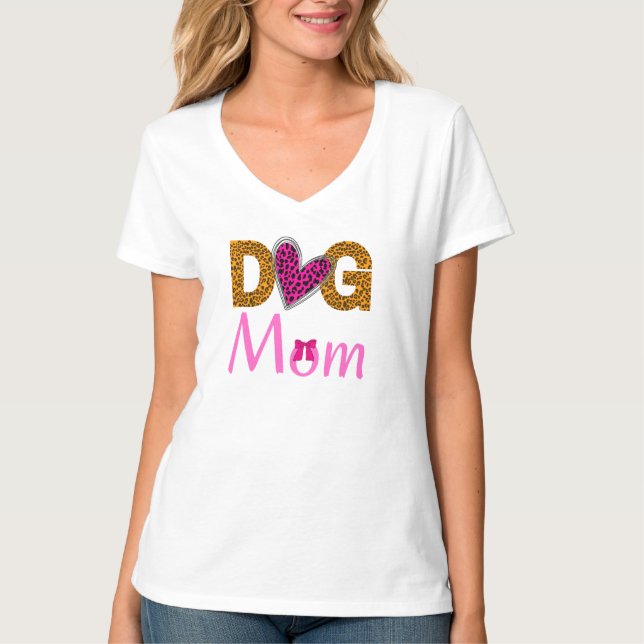 Dog Mom Leopard Print/Trending Dog Lover T Shirt (Framsida)