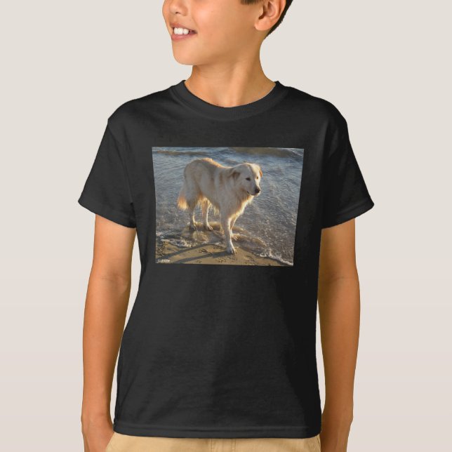 Dog On The Shore T Shirt (Framsida)