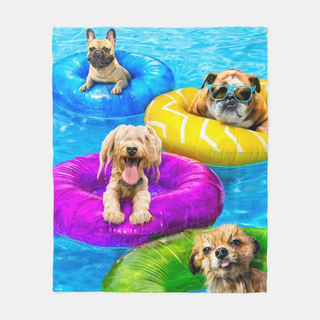 Dog Pool Party Fleecefilt (Framsidan)