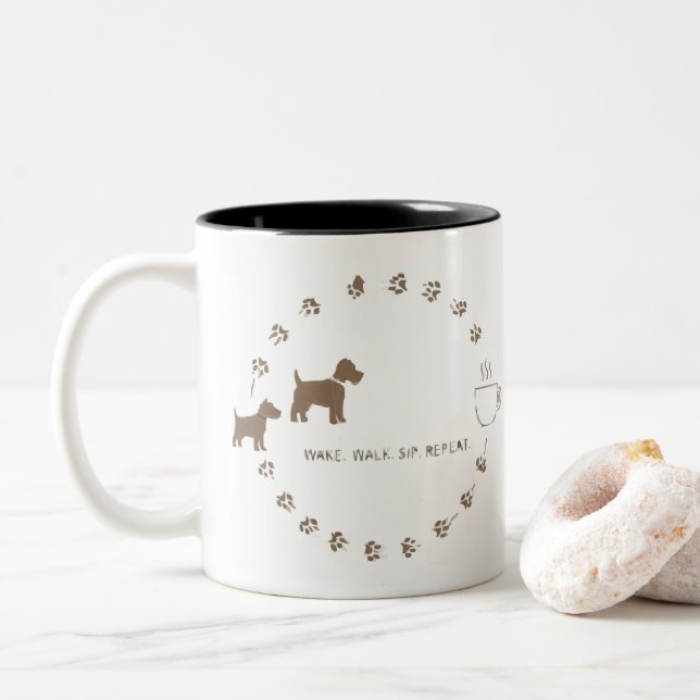 Dog Walk & Coffee Routine Mug Två-Tonad Mugg (Med munk)