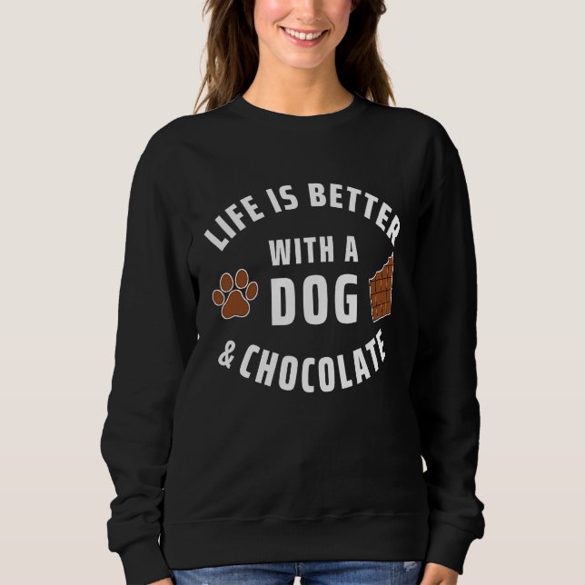 Dog   With A Dog And Chocolate T Shirt (Framsida)
