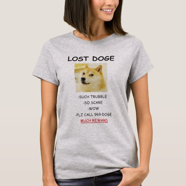 Doge Förlorad Doggo meme MYCKET BELÖNING! T Shirt (Framsida)