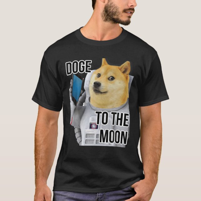 DOGE TILL Hund för kryptomynten i Måne T Shirt (Framsida)