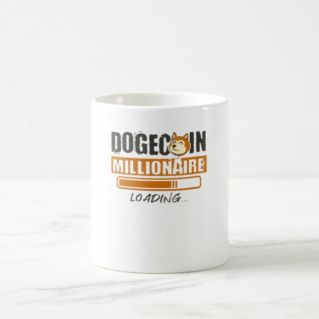 Dogecoin Millionaire - laddning av Crypto Funny Kaffemugg (Center)