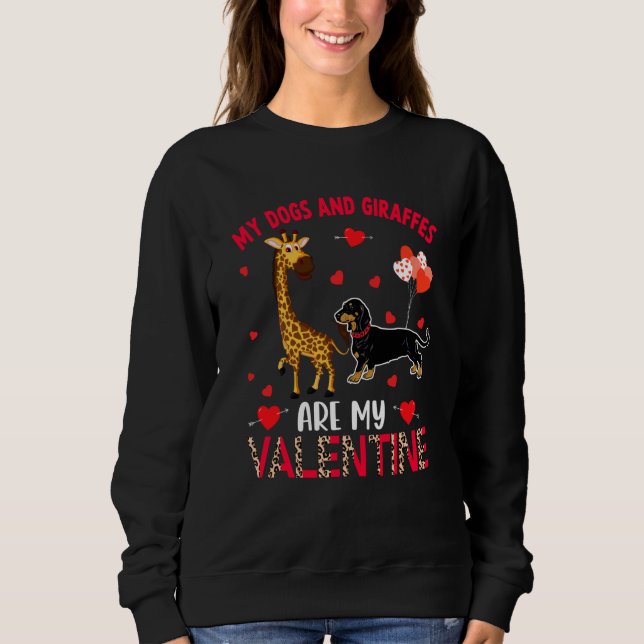 Dogs And Giraffes Are My Valentine Dachshund With  T Shirt (Framsida)
