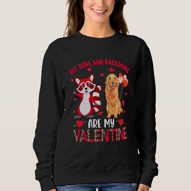 Dogs And Raccoons Are My Valentine Golden Retrieve T Shirt (Framsida)
