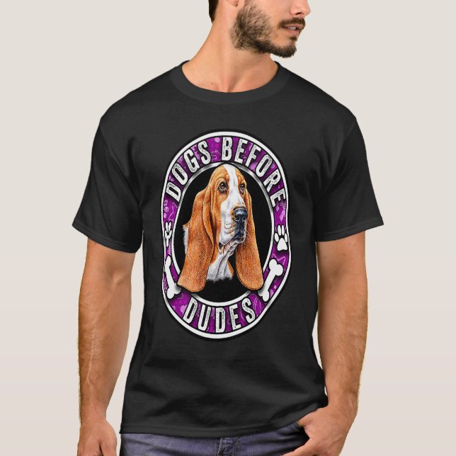 Dogs Before Dudes Cute Basset hound Lover T Shirt (Framsida)