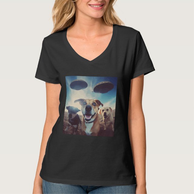 Dogs Selfie with UFOs for Dog  and UFO T Shirt (Framsida)