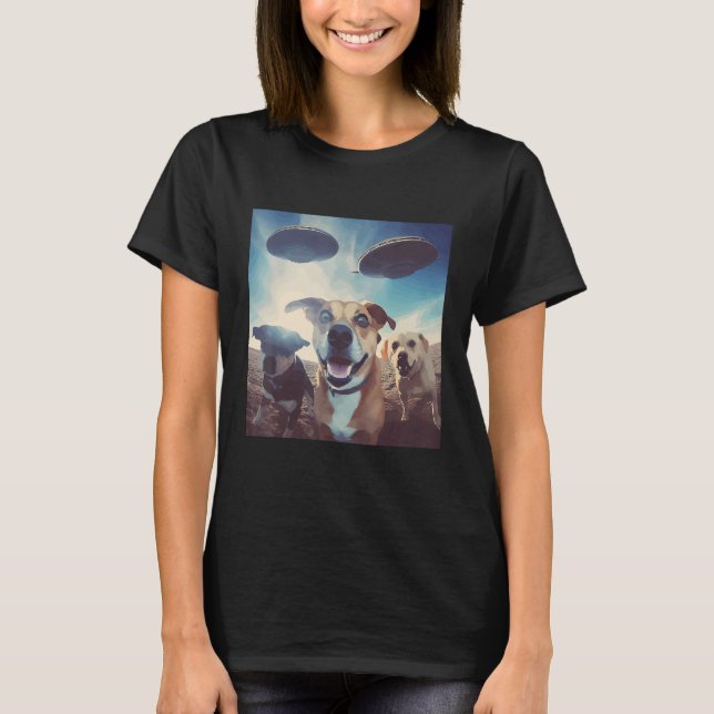 Dogs Selfie with UFOs for Dog  and UFO T Shirt (Framsida)