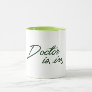doktor är i medicinskt puckel.. mugg