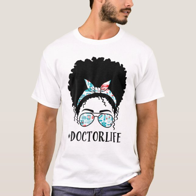 Doktor Black Afro Messy Bun Crew African American T Shirt (Framsida)