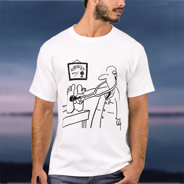 Doktor med Stethoscope Checking Feet T Shirt (Skapare uppladdad)
