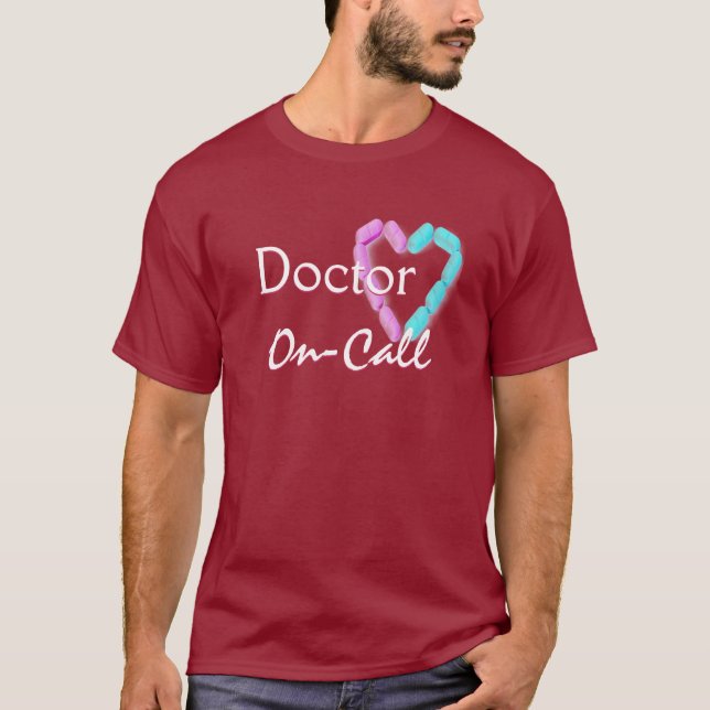 Doktor On Call in Maroon T-shirt (Framsida)