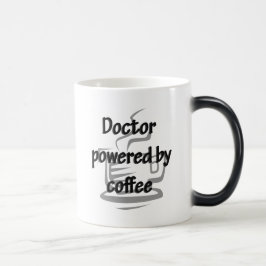 DOKTOR SOM DRIVAS AV KAFFE MAGISK MUGG