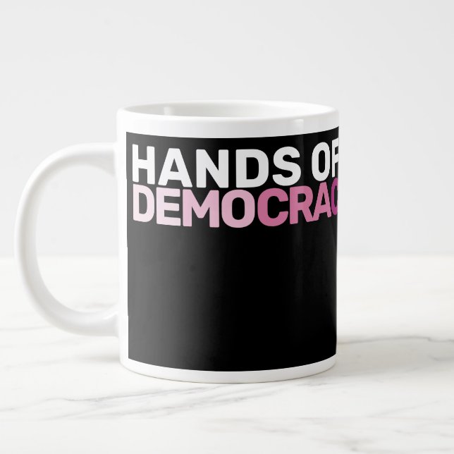 Dold feministisk protest Art Händer av demokrati Jumbo Mugg (Vänster)