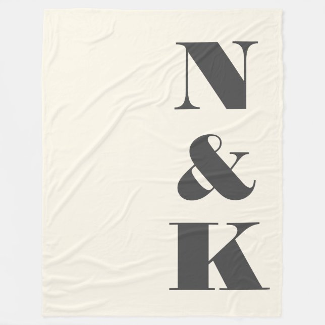 Dold Modern Monogram Initialer Black Cream Newlyed Fleecefilt (Framsidan)