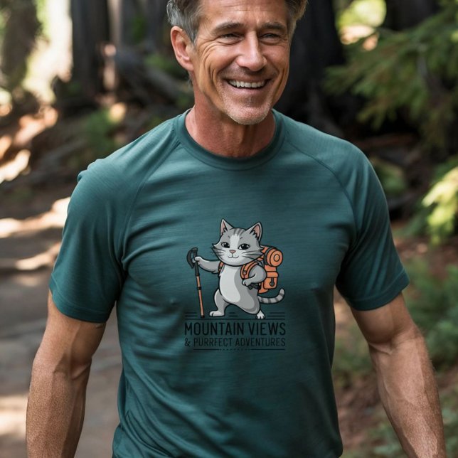 Döljande Äventyr Cat T Shirt (Hiking Adventure Cat T-Shirt - Perfect for Cat-Loving Hikers!)
