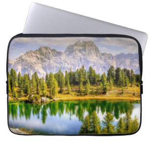 Dolomitbergen och landskapet Sjö Laptop Fodral
