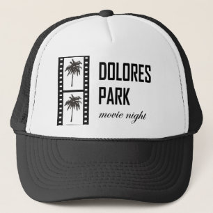 Dolores parkerar keps