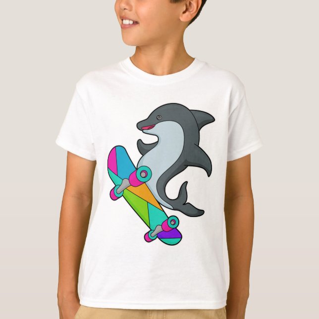 Dolpin som Skater med Skateboard T Shirt (Framsida)