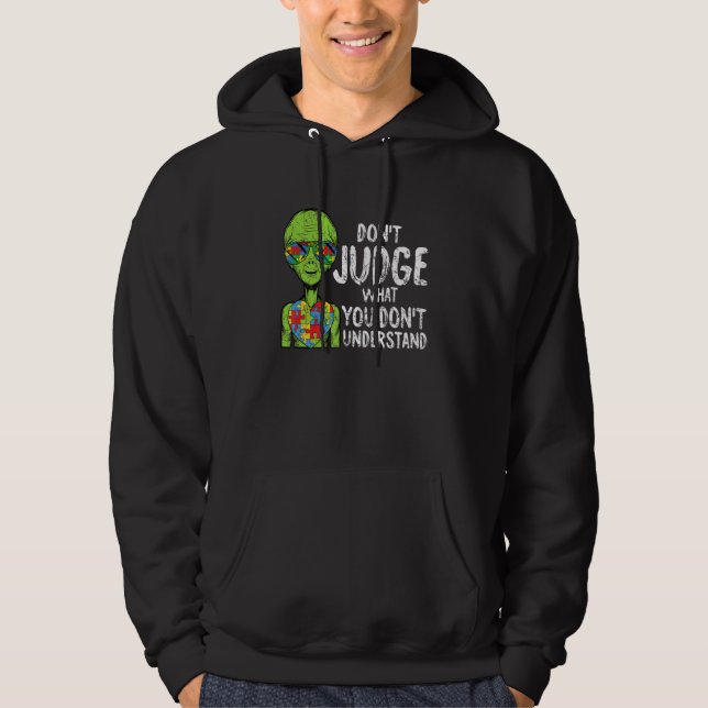 Döm inte vad du inte förstår Autism Awarene Hoodie (Framsida)