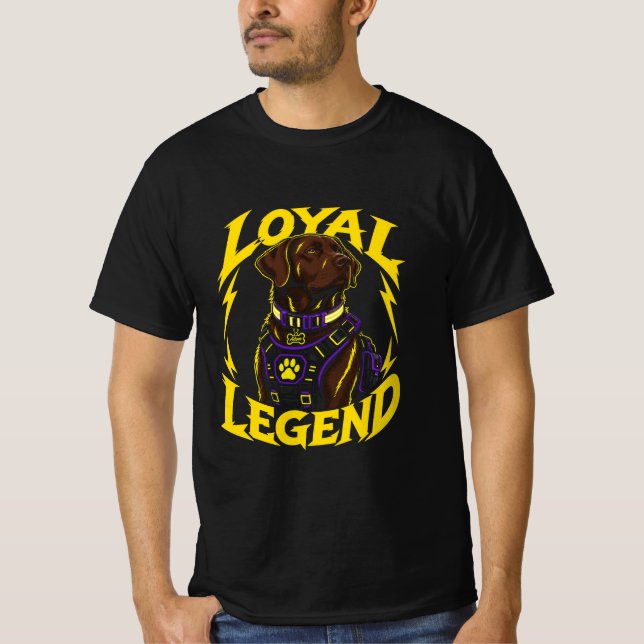 DOM Loyal Legend Hundkonst T Shirt (Framsida)