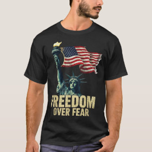Domän över Liberty Statue Flagga Grafisk  T Shirt