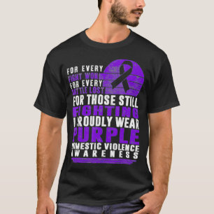 Domestic Våldsamheten i Bärans Lila T Shirt